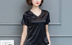 宝宝楼梯上做好刺激